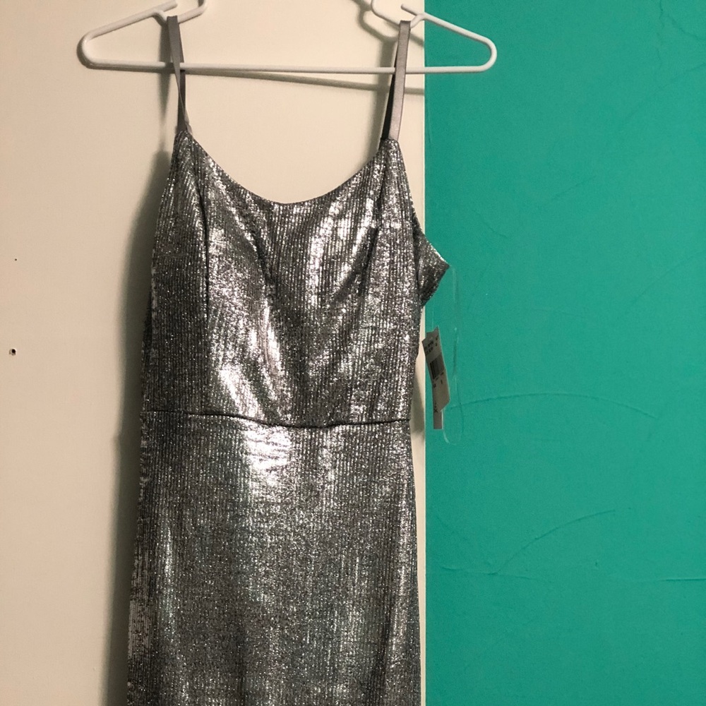 BRAND NEW SILVER JUNIOR DRESS SIZE 9